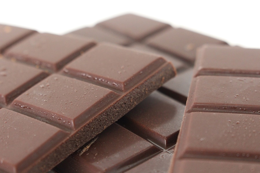 Raw Chocolate Bars: A Healthy and Sweet Treat!
