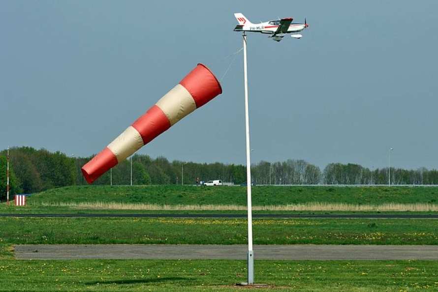 Airport Windsock 101: Everything You Need to Know - Online Authority