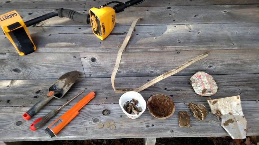 Different tools for metal detecting