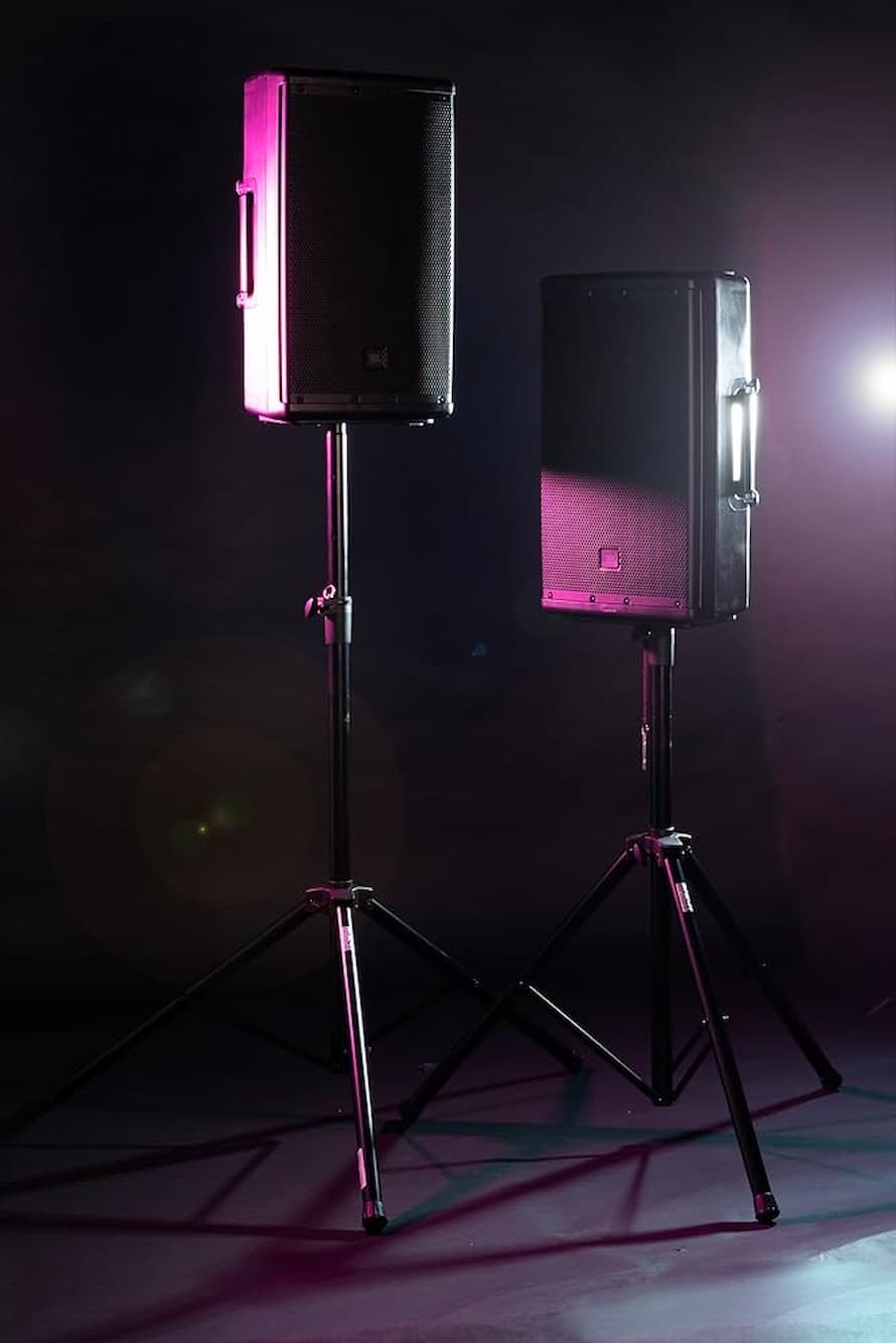 speakrer-stand