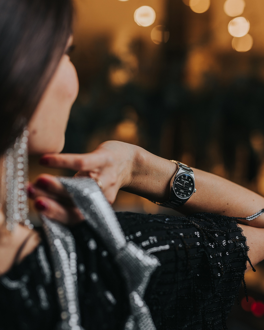 Understand-Your-Style-Black-Dial-Watches