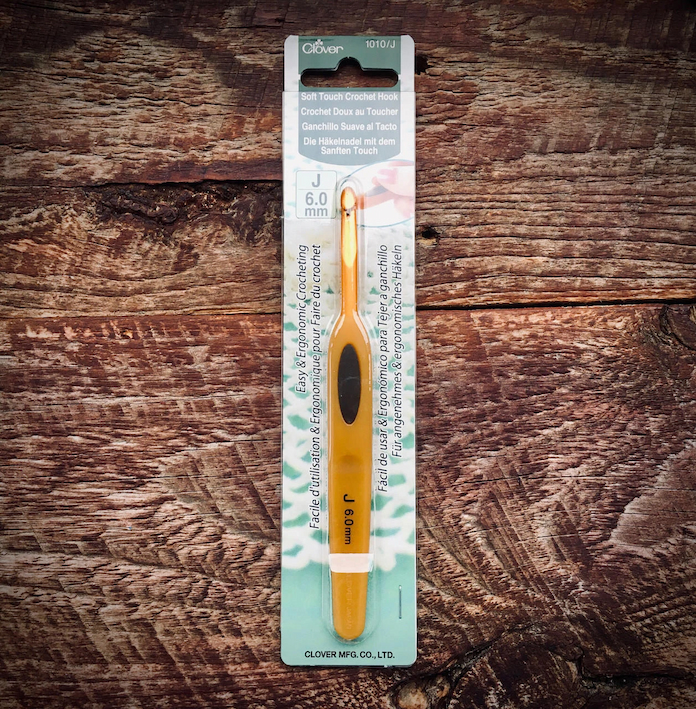 clover-soft-touch-ergonomic-crochet-hook